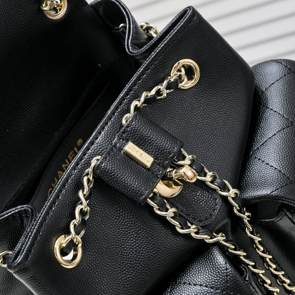 シャネルバッグ角部分ディテール